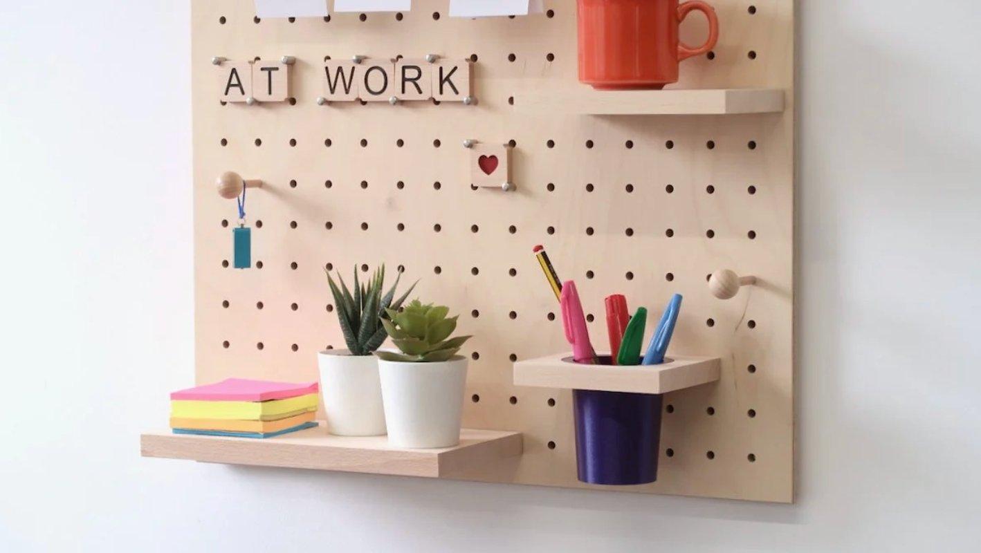 Découvrez le pot à crayon suspendu pour Pegboard par Aire - Aire