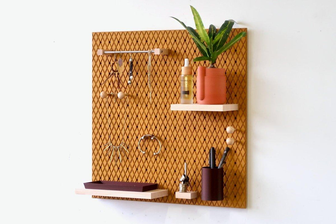 Quelle est la différence entre le Pegboard damier et le Pegboard lisse ? - Aire