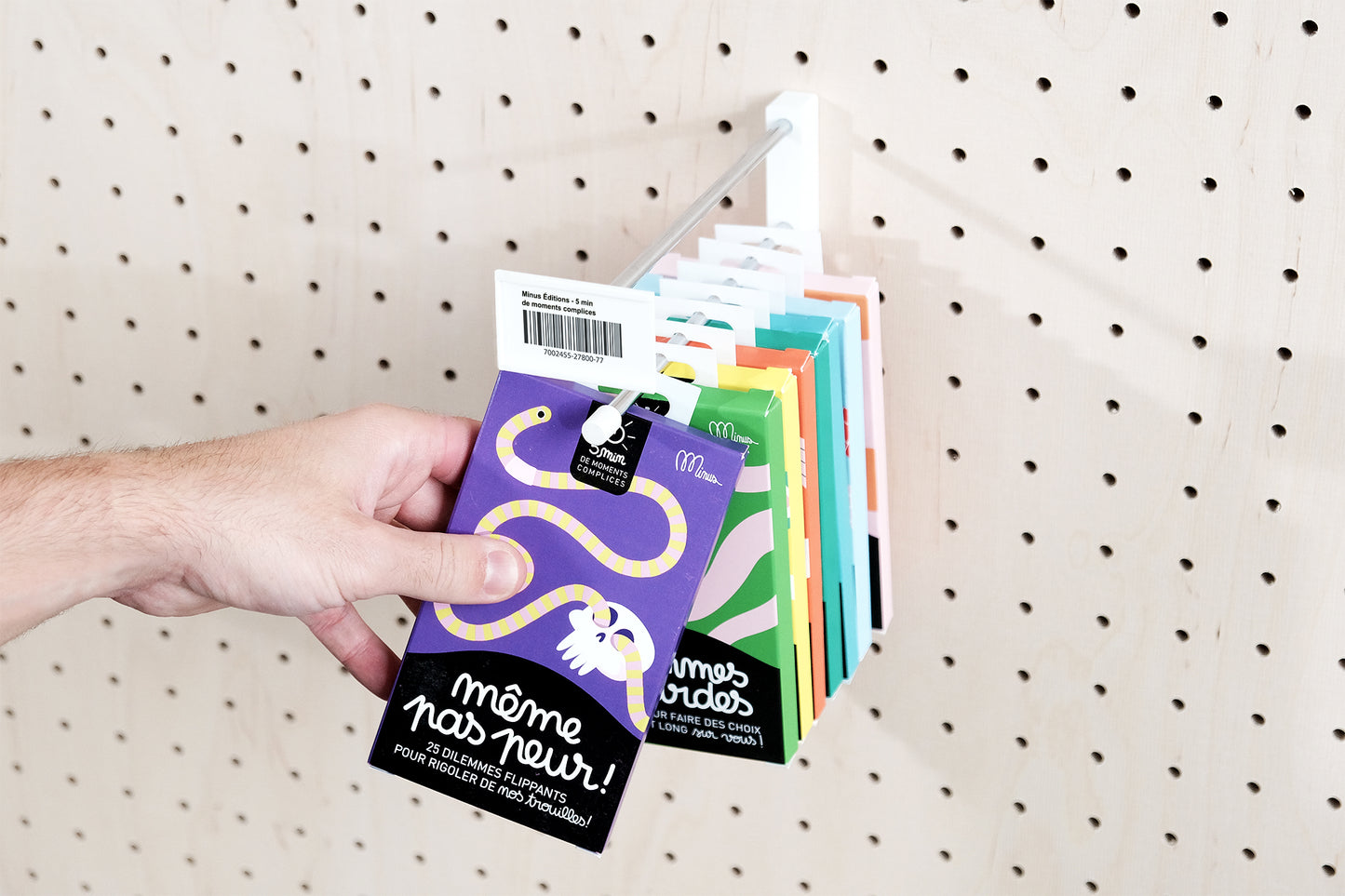 Broche métallique colorée de magasin avec support pour porte étiquette