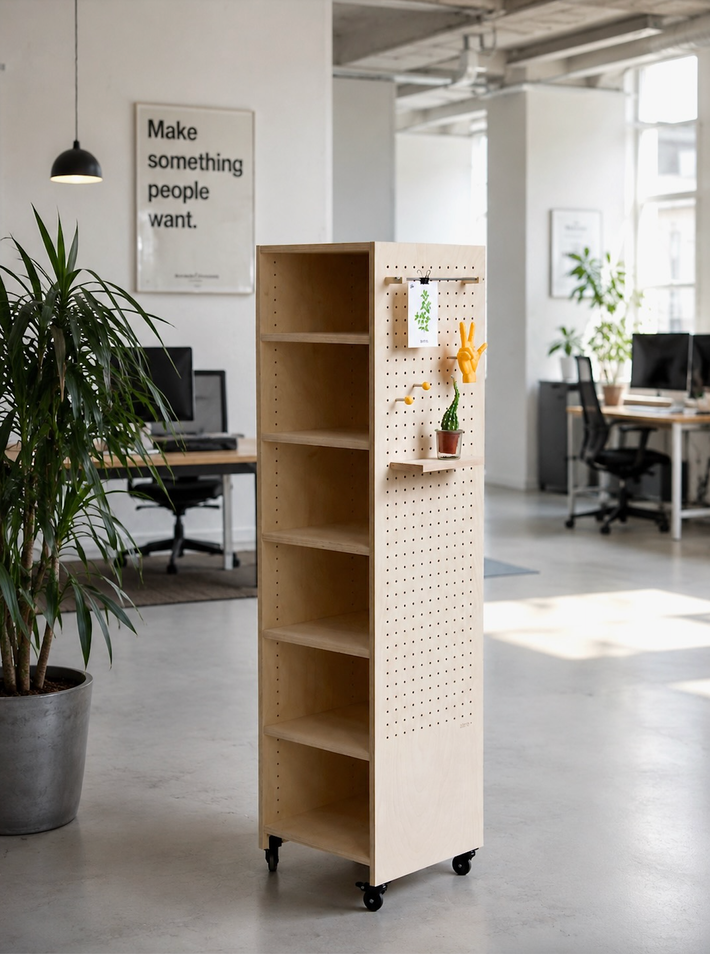 Tour de rangement pegboard sur roulettes – meuble à casiers mobile