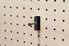 Crochet mural multi-usages pour pegboard – patère panneau perforé