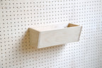 Bac en bois pour pegboard – rangement mural panneau perforé