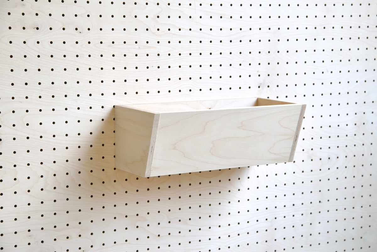 Bac en bois pour pegboard – rangement mural panneau perforé