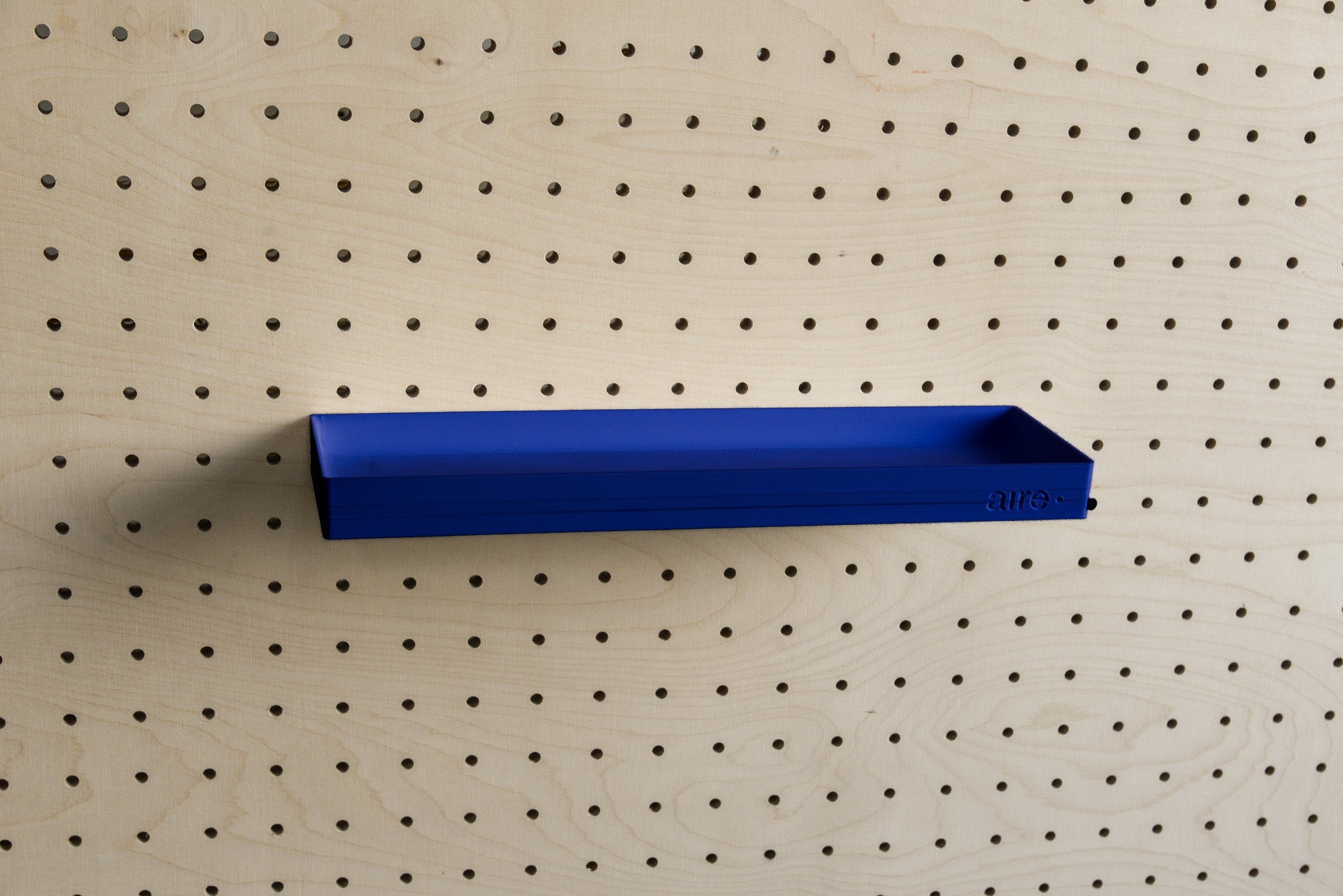 Étagère avec rebords pour pegboard – tablette murale de rangement