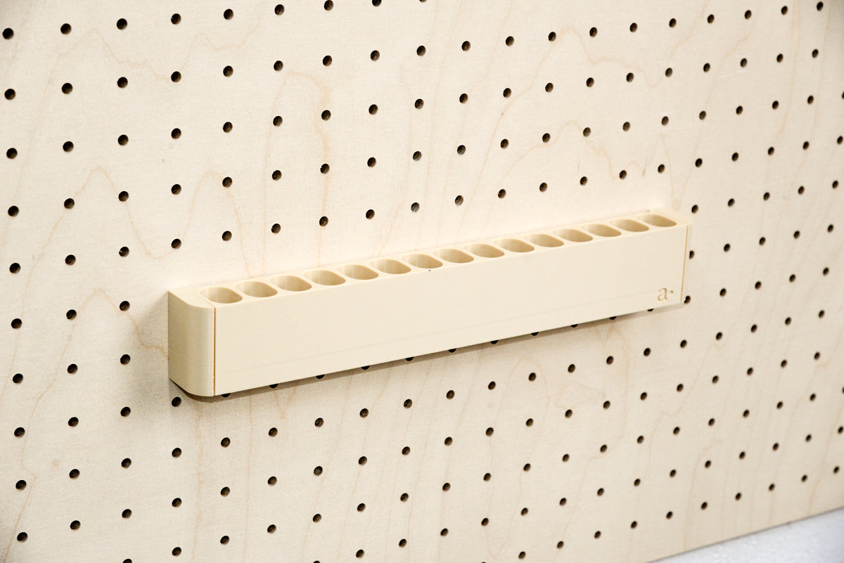 Lege markeerstiftenhouder voor pegboard met 15 3D-geprinte vakjes - Aire
