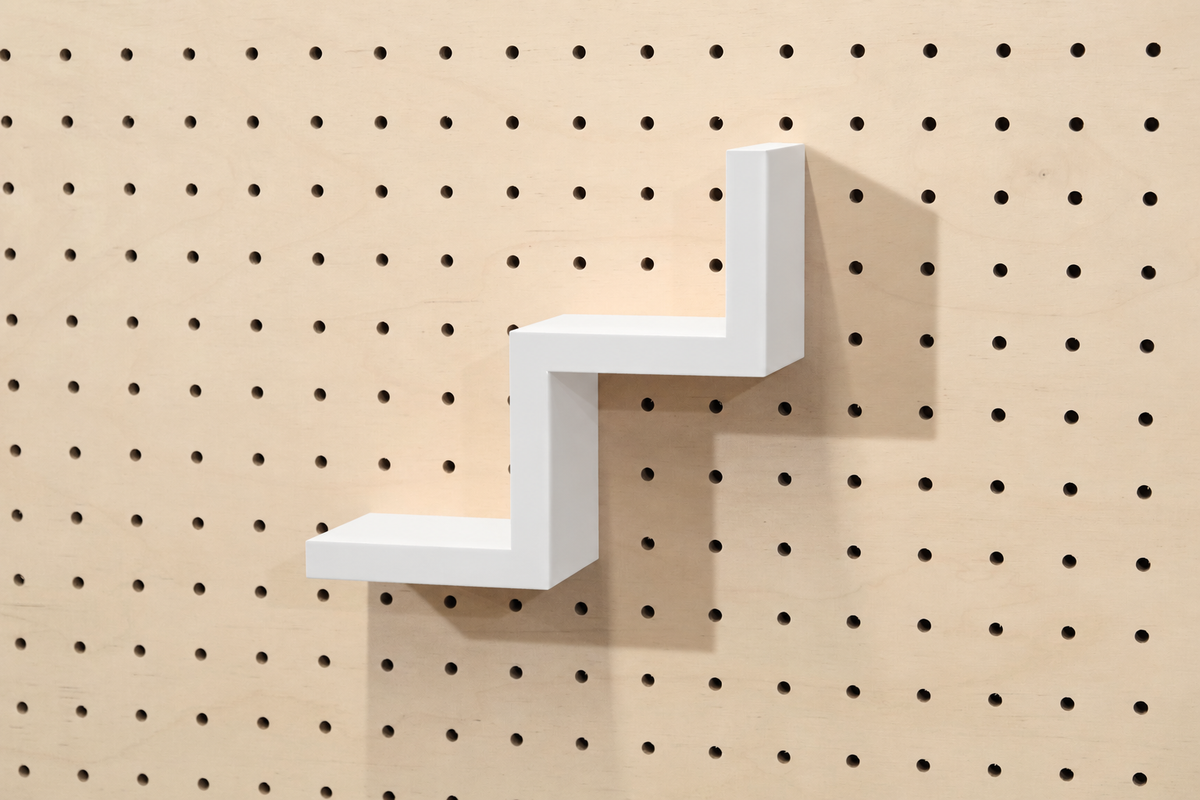 Estante escalera para pegboard – portaobjetos minimalista impreso en 3D