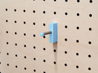 Crochet mural multi-usages pour pegboard – patère panneau perforé