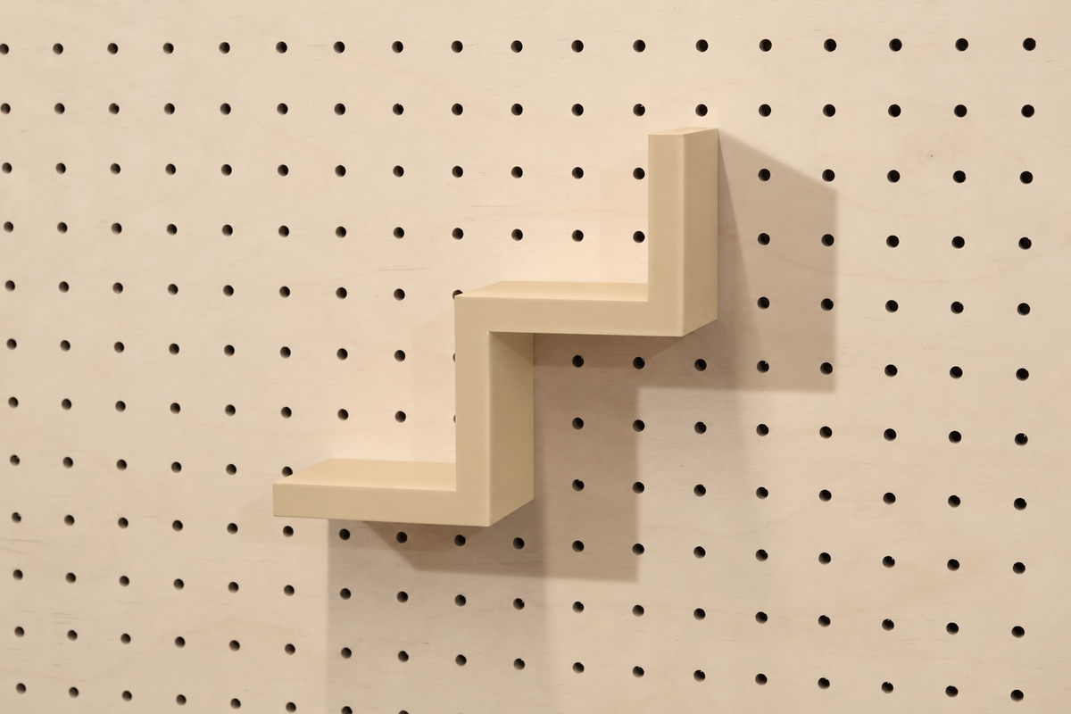 Estante escalera para pegboard – portaobjetos minimalista impreso en 3D