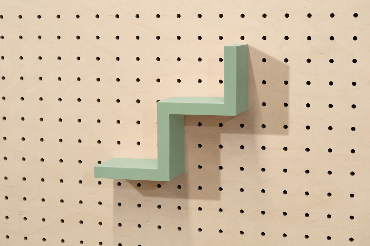 Estante escalera para pegboard – portaobjetos minimalista impreso en 3D