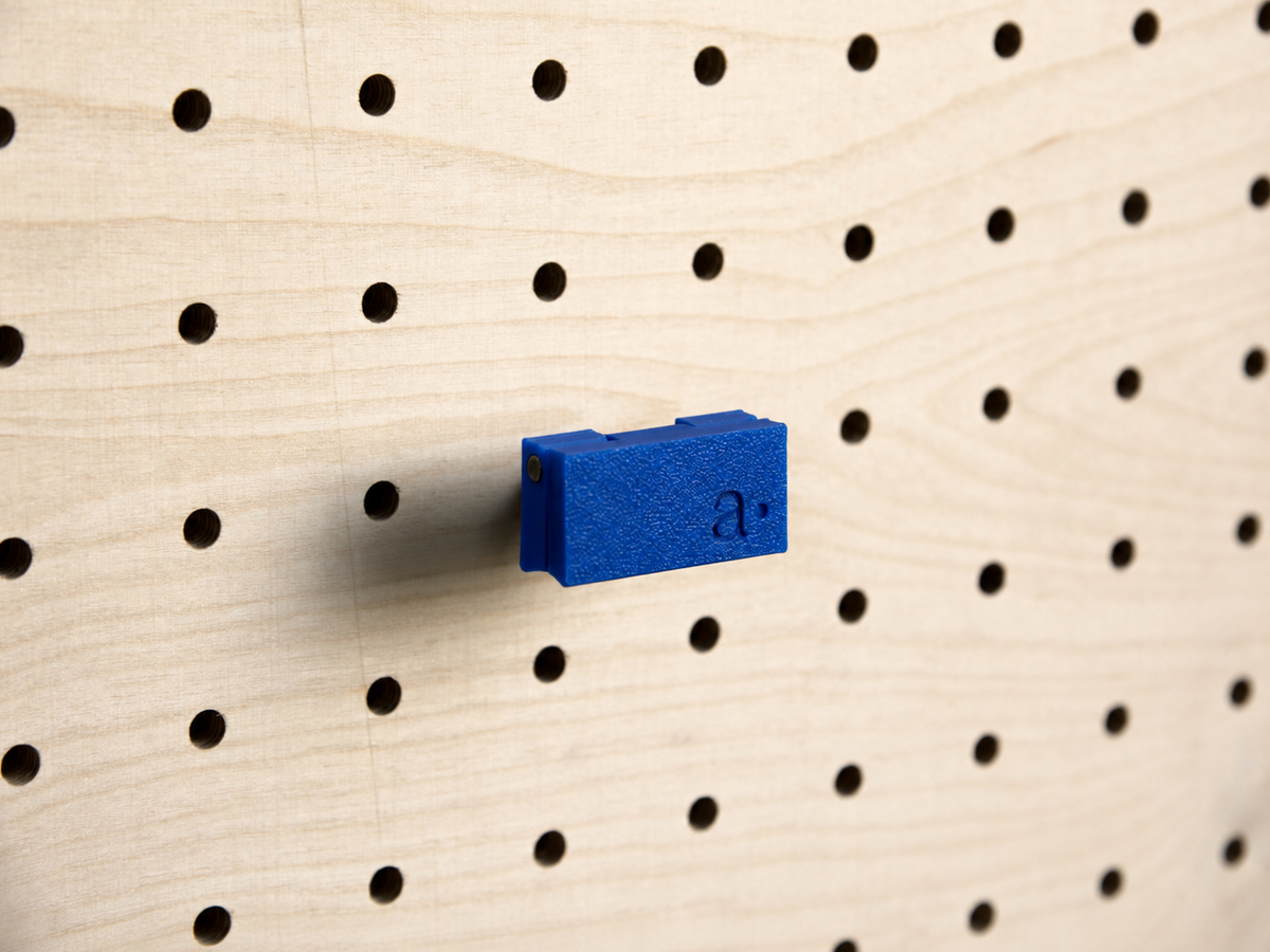 Pince photo magnétique pour pegboard – clip aimanté mural panneau perforé
