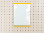 Porte-affiche en plexi pour pegboard – support d'information mural
