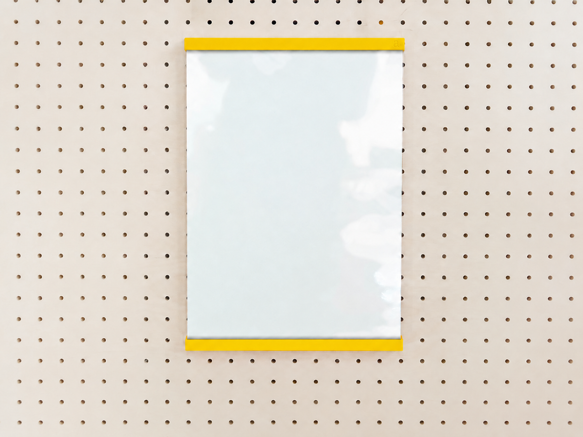Porte-affiche en plexi pour pegboard – support d'information mural