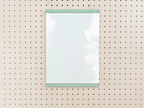 Porte-affiche en plexi pour pegboard – support d'information mural