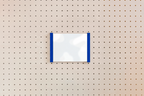 Porte-affiche en plexi pour pegboard – support d'information mural