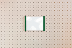Porte-affiche en plexi pour pegboard – support d'information mural