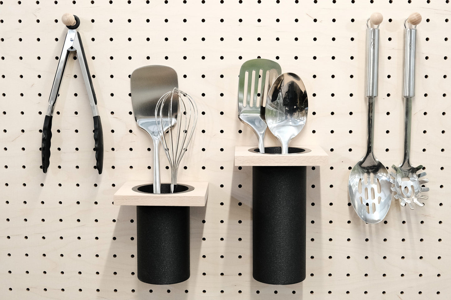 Kit Panneau Perforé Pegboard + Accessoires pour Cuisine - Quark