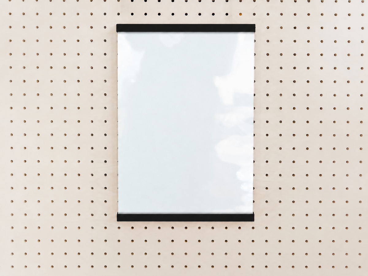 Porte-affiche en plexi pour pegboard – support d'information mural