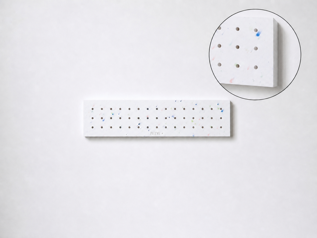 Pegboard Polygood blanco formato banda de plástico reciclado