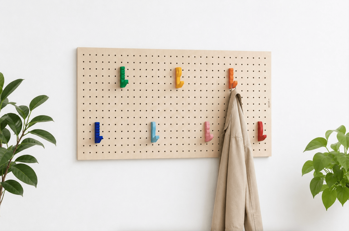 Porte manteau mural pegboard en bois – 7 patères colorées - Aire -  - 5