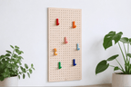 Porte manteau mural pegboard en bois – 7 patères colorées - Aire -  - 4