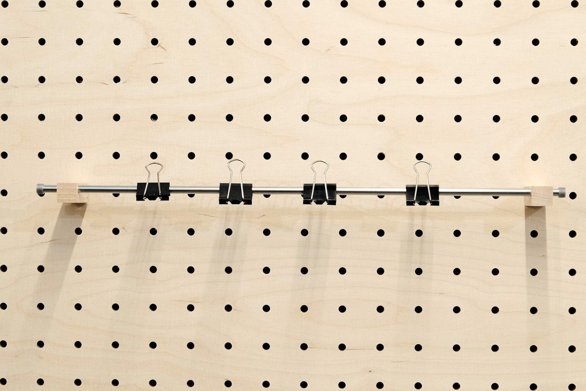 Porte photos mural en bois - Porte affiches et porte cartes - Barre métallique - Accessoires - Aire - A57-1 - 3